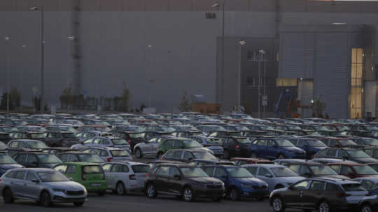 Slováci kúpili v roku 2020 o 25 000 osobných áut menej ako v predchádzajúcom