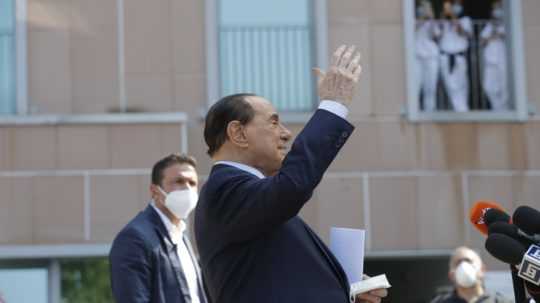 Talianskeho expremiéra Berlusconiho hospitalizovali pre problémy so srdcom