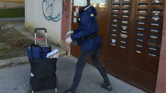Pošte v Seredi chýba pre pandémiu viac ako polovica zamestnancov