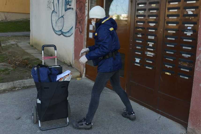 Pošte v Seredi chýba pre pandémiu viac ako polovica zamestnancov