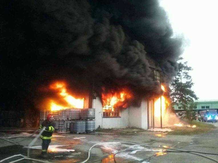 Inšpekcia životného prostredia udelila vlani rekordnú pokutu pre požiar skladu v Trnave