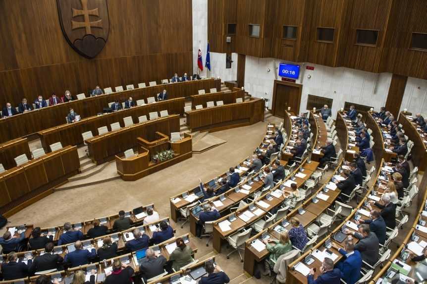 Podmienky straty slovenského občianstva po prijatí cudzieho by sa mohli zmierniť