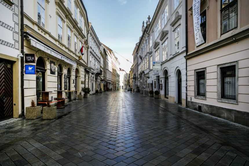 Bratislava plánuje pre pandémiu odpustiť polovicu z nájomného