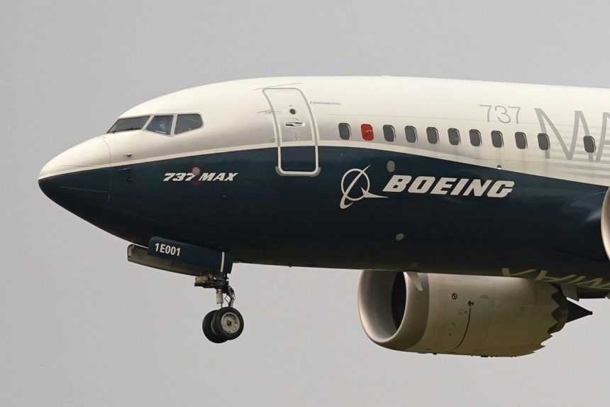 Boeing zaplatí pokutu za zavádzanie investorov o bezpečnosti lietadiel