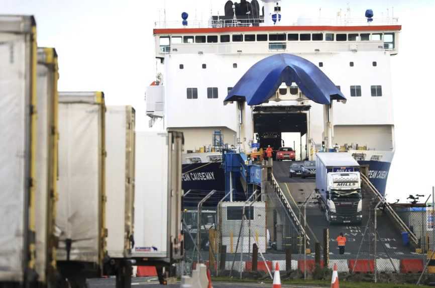 Objem exportu do EÚ klesol takmer o 70 percent, tvrdia britskí dopravcovia