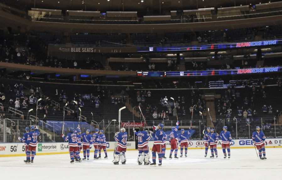 Veľký návrat divákov na tribúny v NHL, Rangers ich odmenili šiestimi gólmi