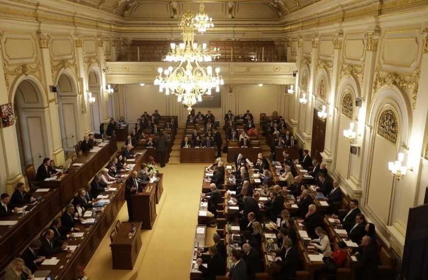 Poslanci v Česku odmietli predĺžiť núdzový stav