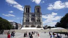Na snímke parížska katedrála Notre-Dame.