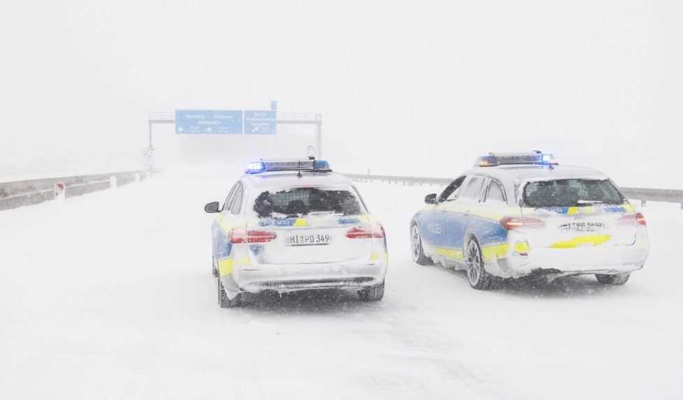 Severnú časť Európy trápi snehová nádielka, na viacerých miestach skomplikovala dopravu