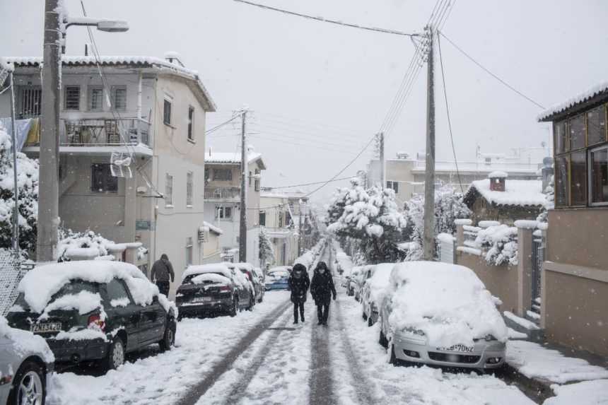 Najviac snehu za ostatných 15 rokov. Atény ochromila nečakaná nádielka
