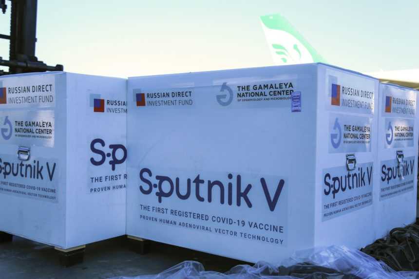 Vláda nedala zelenú vakcíne Sputnik V. Uznesenie vetovala Remišovej strana