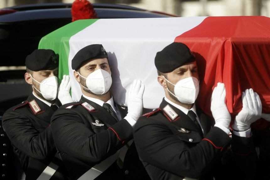 V Ríme pochovali talianskeho veľvyslanca a jeho ochrankára, ktorí zahynuli po útoku v Afrike