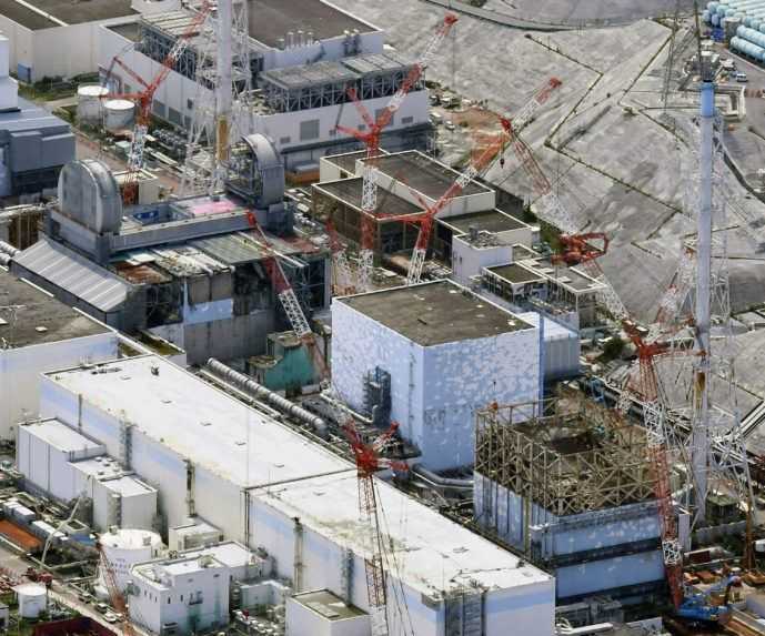 Po zemetrasení klesla hladina  vody v reaktoroch elektrárne Fukušima
