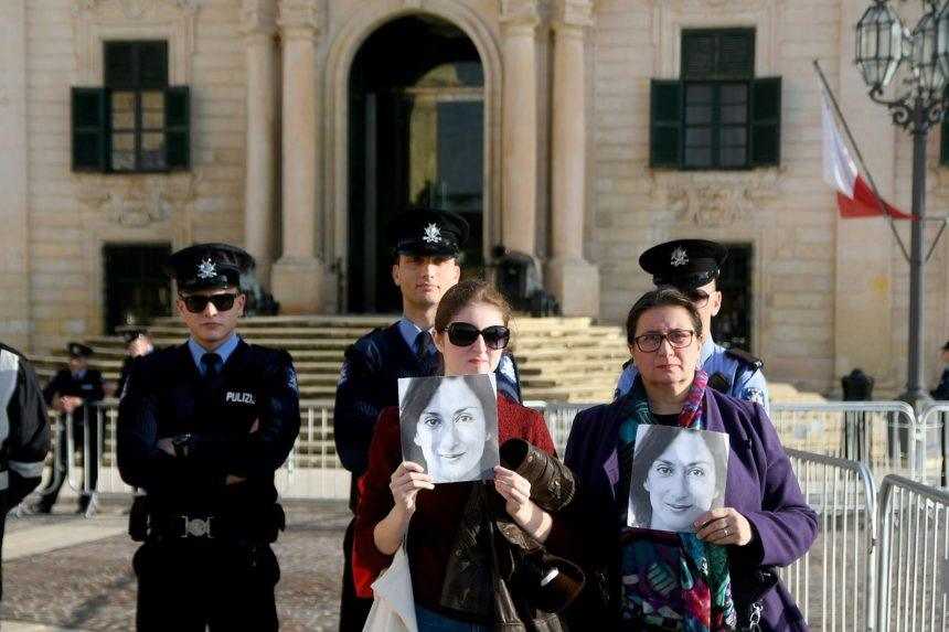 Zvrat v kauze vraždy maltskej novinárky. Jeden z obvinených sa priznal