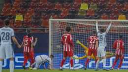 Liga majstrov: Giroud zaskočil Atlético krásnymi nožničkami, Bayern nadelil Laziu štvorku