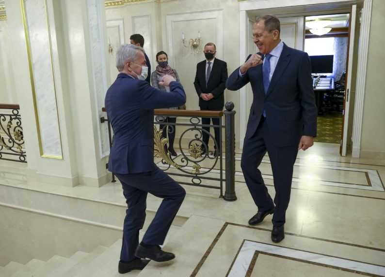 Lavrov: Za ochladené vzťahy môže EÚ, Rusko je pripravené ich napraviť