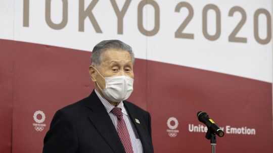 Šéf organizačného výboru OH v Tokiu pre sexistické výroky rezignoval
