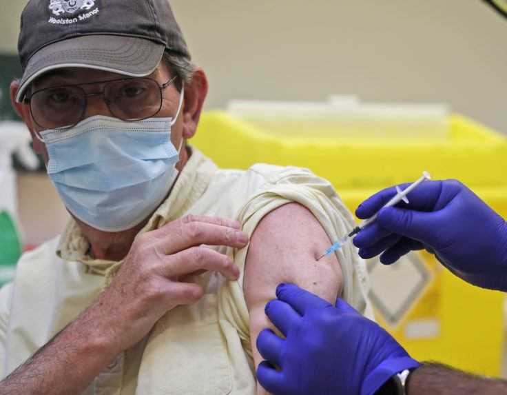 WHO: Zaočkovaných je už na svete viac ako infikovaných