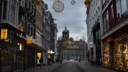 Nočný zákaz vychádzania v Holandsku sa zrejme skončí, súd dal za pravdu skeptikom