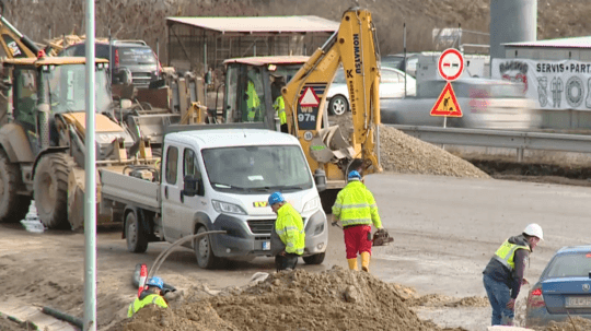 Pokračovaniu výstavby diaľnice D4 R7 stojí v ceste nelegálny odpad