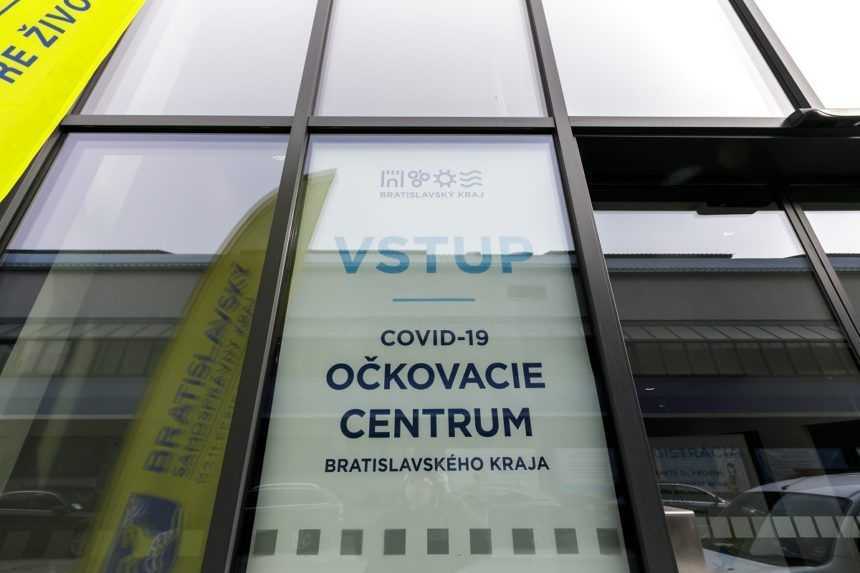 V očkovacom centre bratislavského kraja zaočkujú 2 500 ľudí denne
