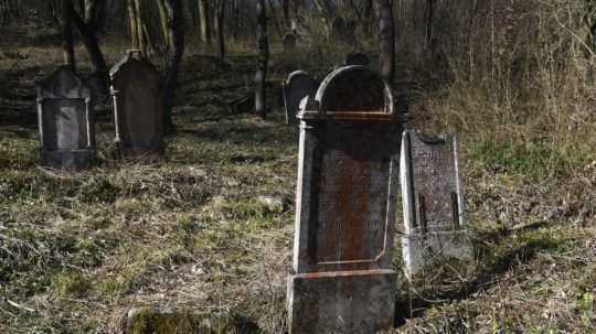 Stará Ľubovňa nezabúda na obete holokaustu, v meste pribudli spomienkové kamene