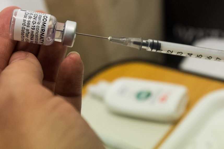 Na Slovensku už podali viac ako milión vakcín proti koronavírusu