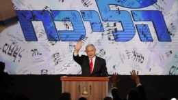 Izrael sčítava hlasy, Netanjahu hovorí o „obrovskom víťazstve“ pravice