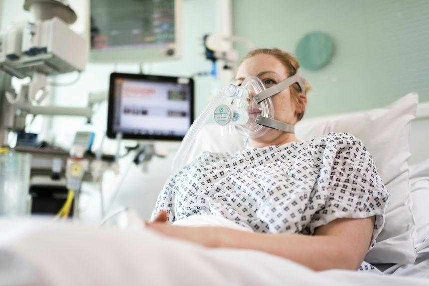Maďari darovali slovenským nemocniciam 17 dýchacích prístrojov