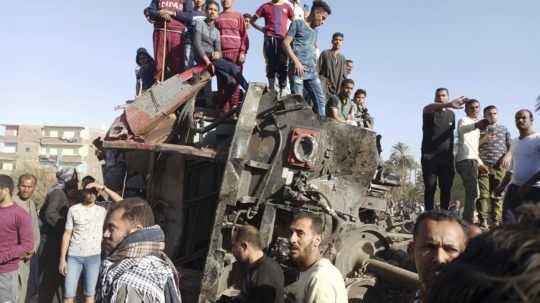 V Egypte pre zrážku vlakov zatkli osem ľudí vrátane rušňovodičov