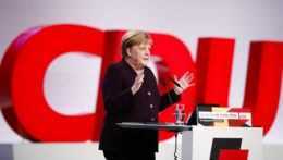 Merkelovej CDU utrpela podľa odhadov vo voľbách dvoch spolkových krajín porážku
