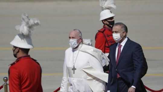Nezastavil ho koronavírus ani bezpečnostné riziká. František ako prvý pápež navštívil Irak