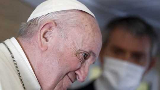 Pápež František ocenil slovenských kňazov, ktorí počas pandémie pomáhajú v nemocniciach