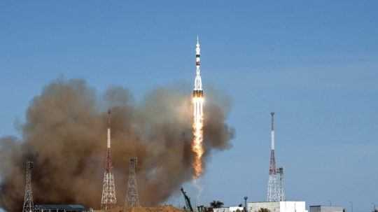 Ruská raketa vyniesla do vesmíru 38 družíc, na jednej z nich sa podieľali Slováci