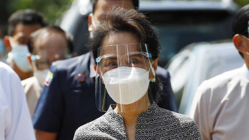 Mjanmarský súd odročil prvý verdikt nad zosadenou Su Ťij