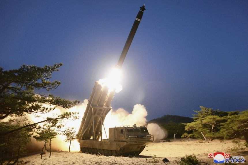 Severná Kórea potvrdila test nových rakiet. Presne zasiahli svoj cieľ, tvrdí