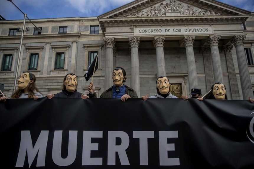 Španielsky parlament napriek nesúhlasu cirkvi schválil zákon o eutanázii