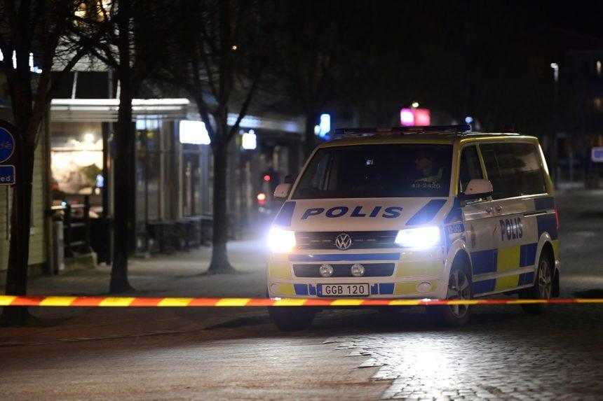 Útočník vo Švédsku zranil osem ľudí, mohlo ísť o teroristický útok