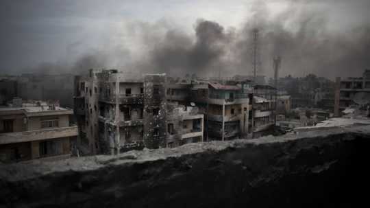 Pri delostreleckom útoku sýrskych vládnych jednotiek zahynulo osem ľudí vrátane šiestich detí