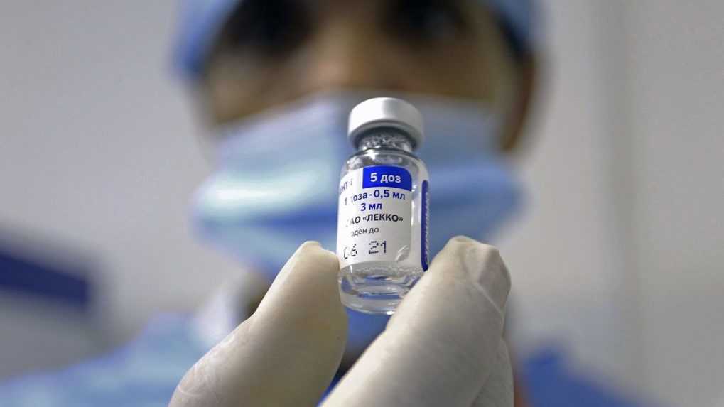 EMA do konca tohto roka nerozhodne o ruskej vakcíne Sputnik V