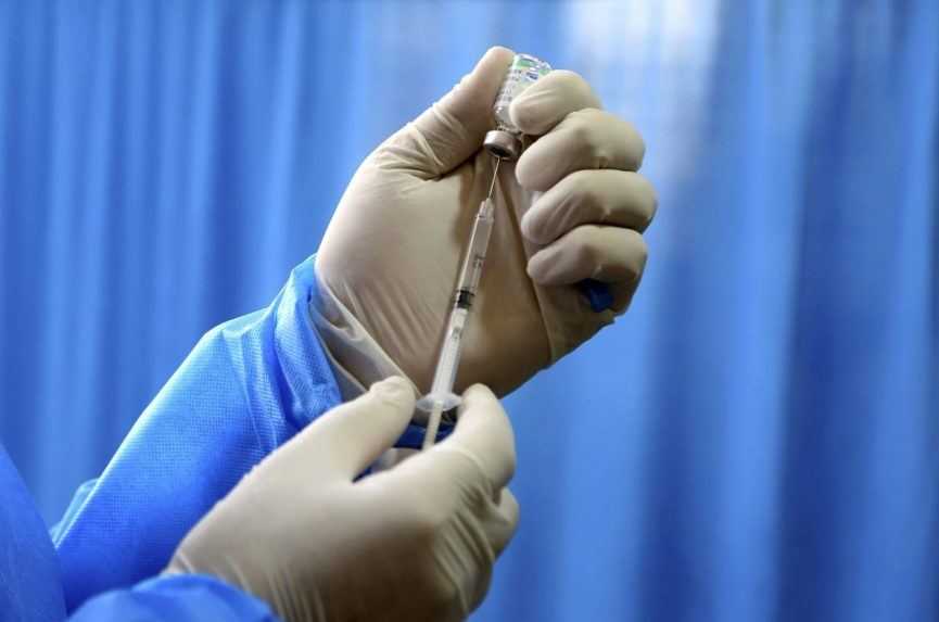 V Káhire pristálo lietadlo s tisíckami dávok čínskej vakcíny