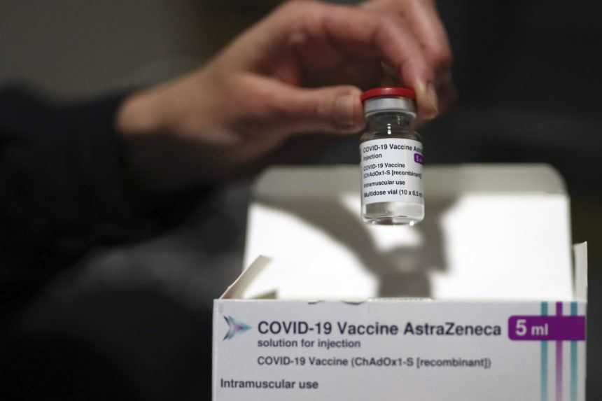 ŠÚKL odporúča pokračovať v očkovaní AstraZenecou na Slovensku