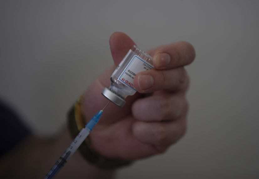 Moderna začína s testovaním vakcíny na mladších deťoch