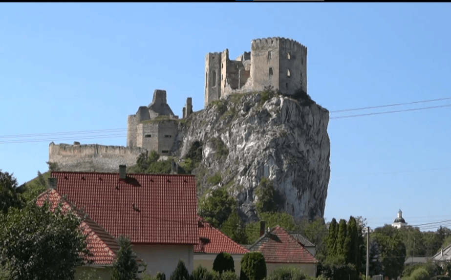 Beckovský hrad vynovia za takmer 900 000 eur