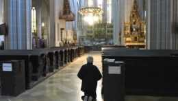 Slovenskí biskupi ocenili výnimku pre individuálnu návštevu kostolov