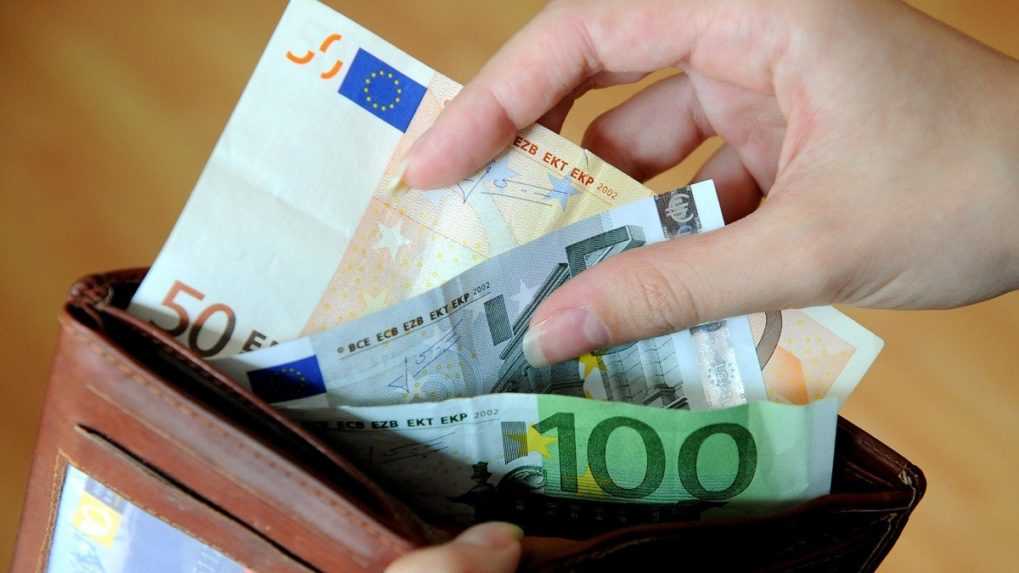 V prvom štvrťroku hrozí slovenskej ekonomike trojpercentný pokles