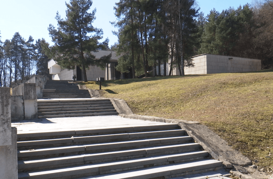 Krematórium v Banskej Bystrici stále nespaľuje. Mesto bude musieť obmedziť príjem nebožtíkov