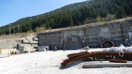 Tunel Višňové dokončia za 255 miliónov eur. NDS podpísala zmluvu so zhotoviteľom