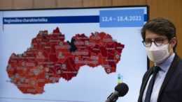 Epidemická situácia sa zlepšuje, čierne okresy sú už na Slovensku iba dva (+mapa)