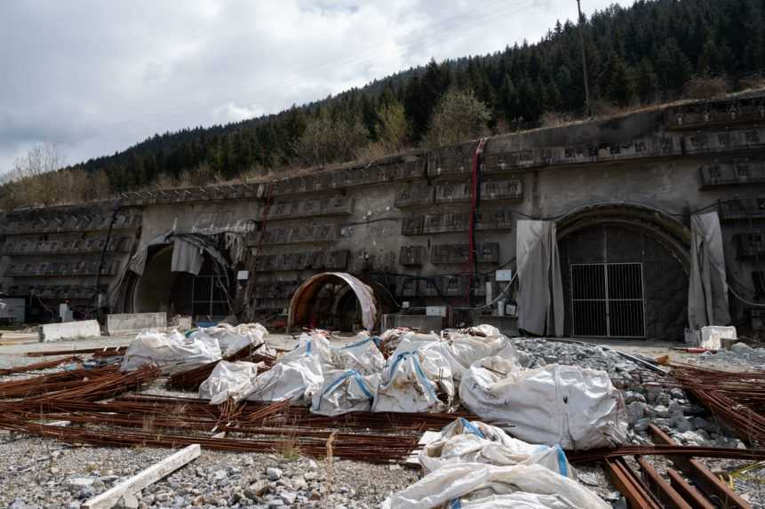 Tunel Višňové dokončia za 255 miliónov eur. NDS podpísala zmluvu so zhotoviteľom
